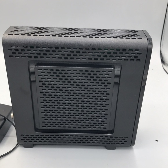 ARRIS Surfboard SBG6580-2 300 Mbps 4 Port Cable Modem and Wi-Fi Router - Picture 3 of 7